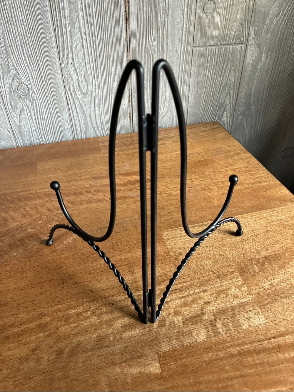 Black Metal Plate and Cookbook Stand  10”span  10”  tall